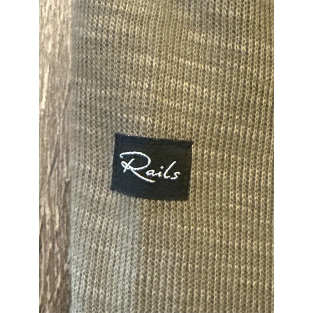 Rails rhys men
